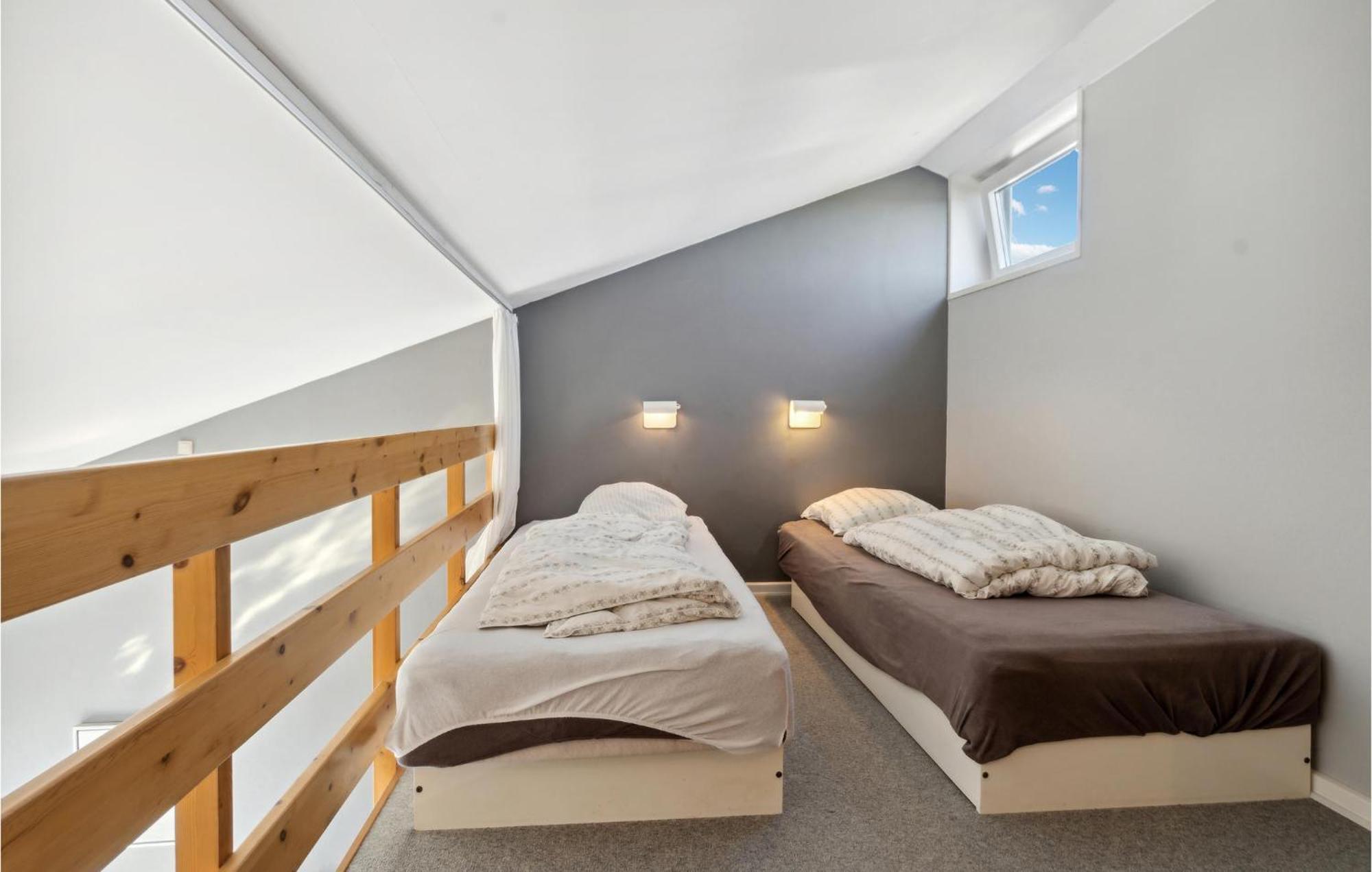 Bad, Lejl, 52 Apartment *